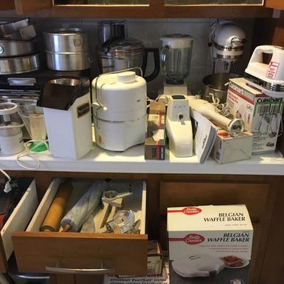 Kitchen Appliances, Kitchenaid Mixer, Some New in Box