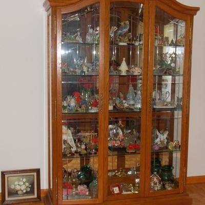 Large Curio cabinet, Andrea figurines