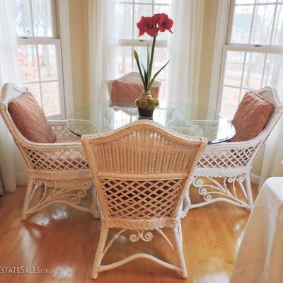 Good Quality Wicker Dining Table and Chairs