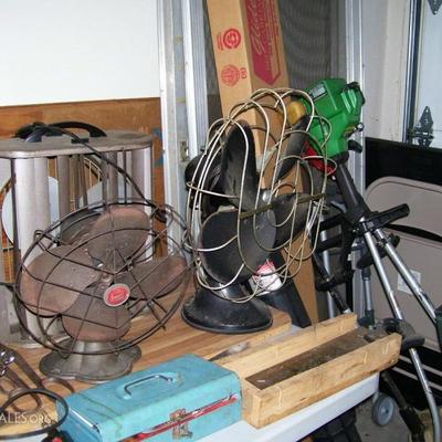 2 old oscillating fans - they work