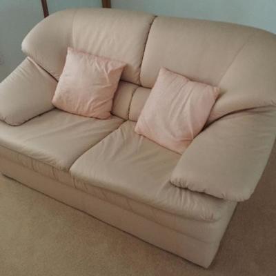 Leather Settee in Excellent Condition