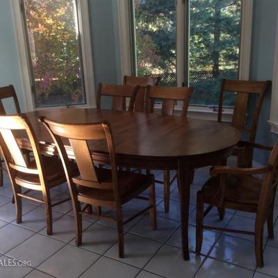 Stickley Dining Set with 8 Chairs and Extending Table  85