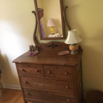 Little oak dresser with matching mirror