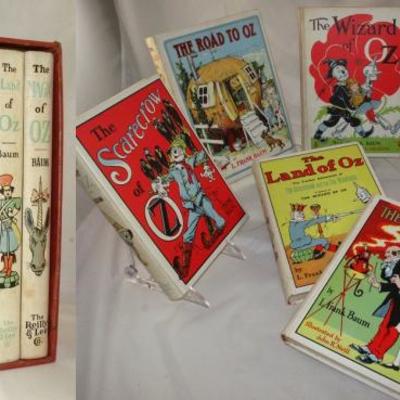 Wizard of Oz by L. Frank Braum Book Collection:  Copyright 1956 by the Reilly & Lee Co.