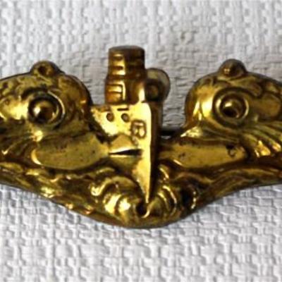 WWII officer's USN submarine insignia - gilded sterling pin with clasp