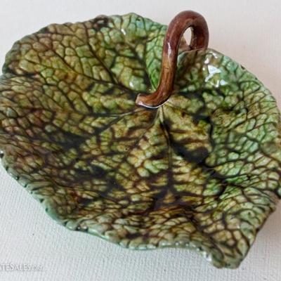 ceramic begonia leaf dish
