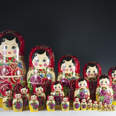 LARGE 24 PIECE RUSSIAN MATYROSHKA NESTING DOLL GIRL, LARGEST 18