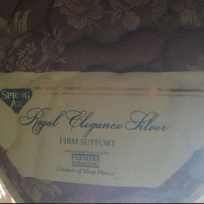 Royal Elegance Label