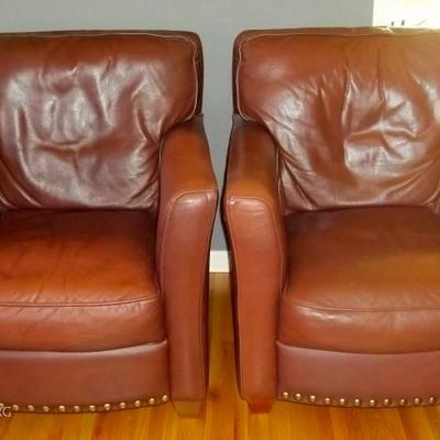 From Italy come these 2 chairs made of Italian Leather.
Not bonded leather!