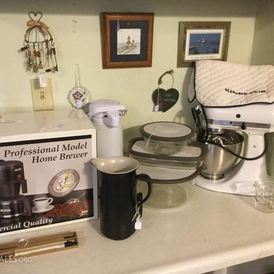 KitchenAid mixer and Bunn coffee maker