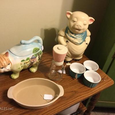 Shawnee pig cookie jar