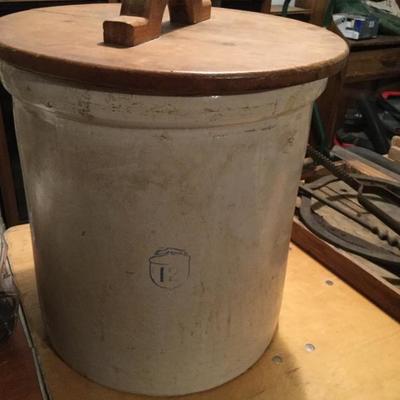 Red Wing 12-gallon crock