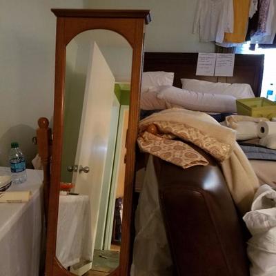 upright mirror and jewelry chest