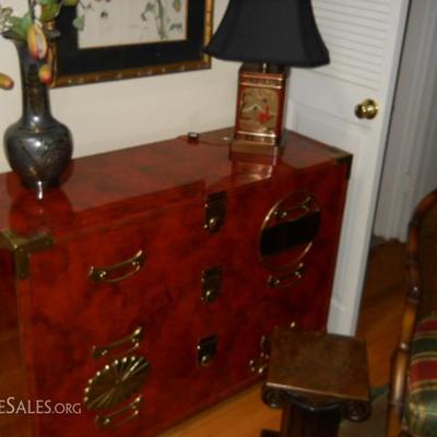 rRED MAHGONY CHINNESE CABINETT WITH BRASS ANTIQUE HAND EMBELISHMENT PAID 3,0OO HAVE RECEIPT NOW SELLING ESTATE SALES PRICING