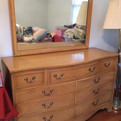 2 pc Bedroom Set:  Mirrored Dresser