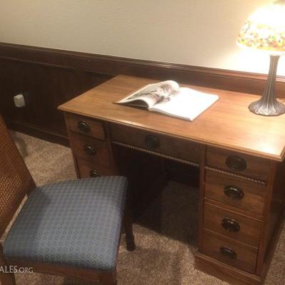 vintage desk, chair, tiffany style lamp