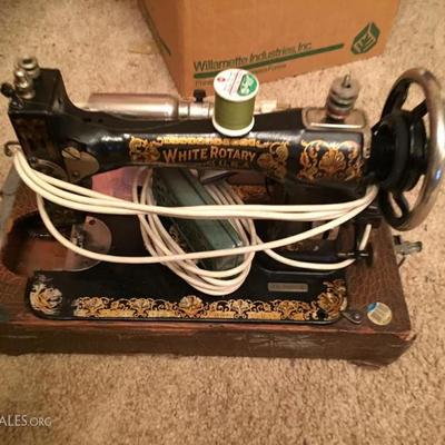 4 sewing machines antique to new 