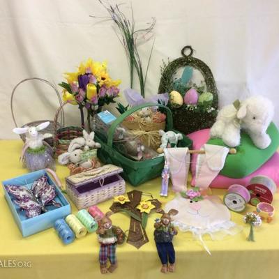 Lot # 44 - Easter Decorations Lot - $ 20.00