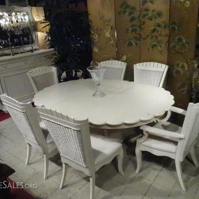 ROBB AND STUCKY DINING TABLE, 6 CHAIRS IN SEASIDE WHITE WITH LEAF, 54