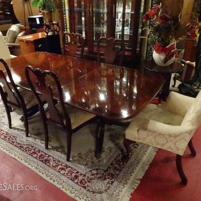 THOMASVILLE MAHOGANY COLLECTION DINING TABLE WITH 6 CHAIRS AND LEAF