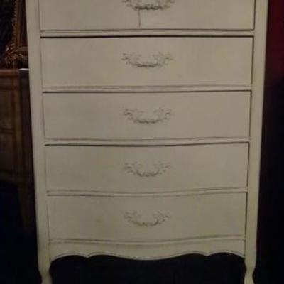 WHITE PAINTED 5 DRAWER FRENCH STYLE CHEST