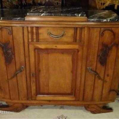 EARLY 20TH CENTURY ART NOUVEAU SIDEBOARD OR BUFFET WITH BLACK MARBLE TOP
