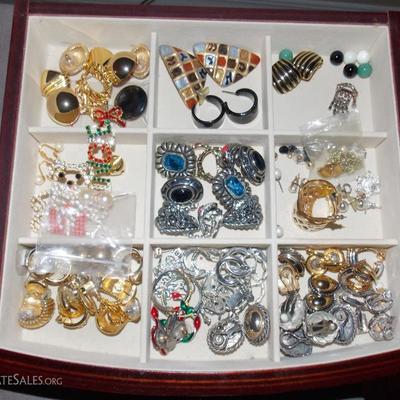 many costume jewelry earrings!