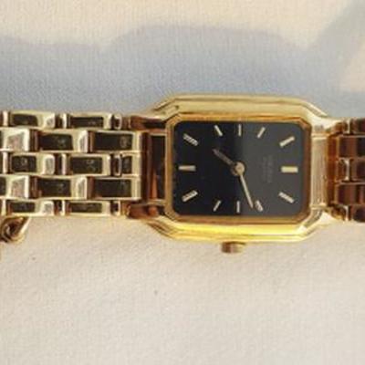 HHH016 Ladies Seiko Gold Tone Queen's Hospital Watch
