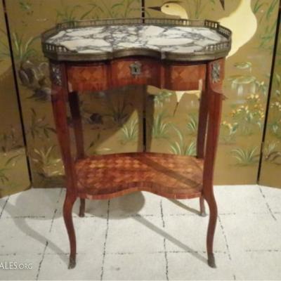 LOUIS XV STYLE KIDNEY SHAPE TABLE WITH MARBLE TOP