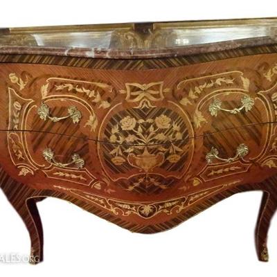 LARGE LOUIS XV STYLE MARQUETRY BOMBE CHEST WITH BEVELED MARBLE TOP