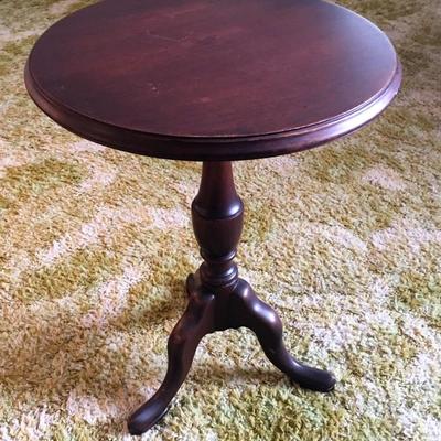 Queen Anne style small mahogany table