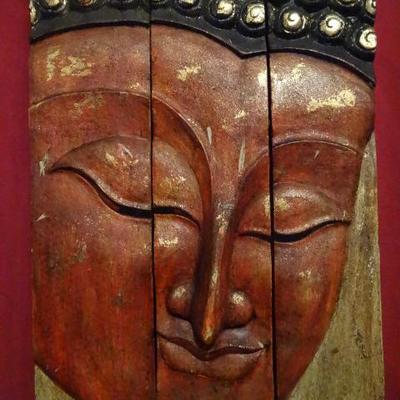 LARGE CHINESE WOOD BUDDHA TRIPTYCH IN RED
