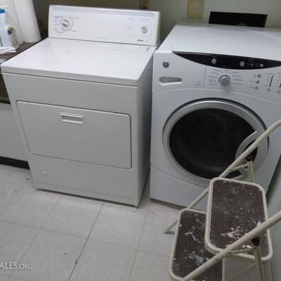 Washer and dryer, step stool