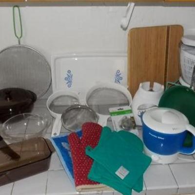 MMM061 Kitchen Pans, Baking Bowls & More