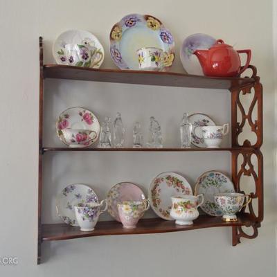 Tea cup and saucer collection
