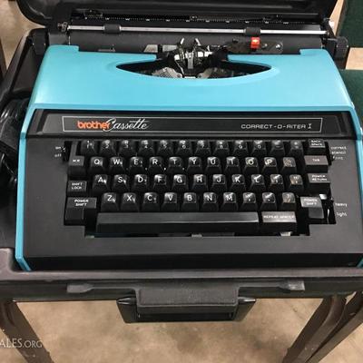 Electronic typewriter