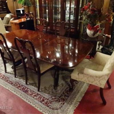 THOMASVILLE MAHOGANY COLLECTION DINING TABLE WITH LEAF AND 6 CHAIRS