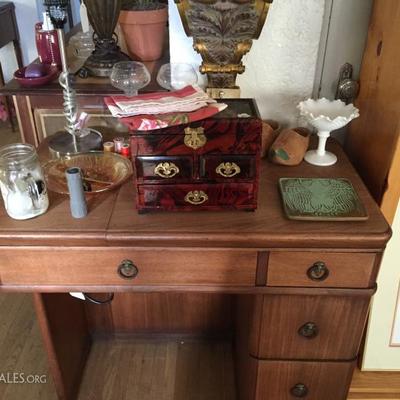 Sewing table 