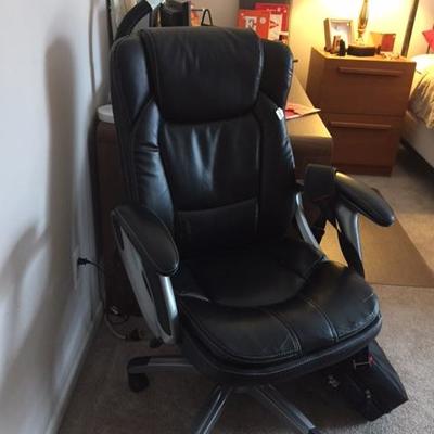 Black Leather Executive Chair, like new!