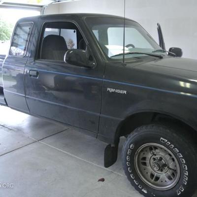 ford range truck 4 wheel dr  available now 18200 miles reverse doesn't work ....
