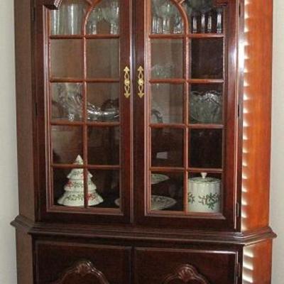 Lexington Furniture Cherry Corner Cabinet (2 ea.). Buy 1 or a Matching Pair. Broken Arch w/Center Finial Crown,  Paned Double Glass Doors...