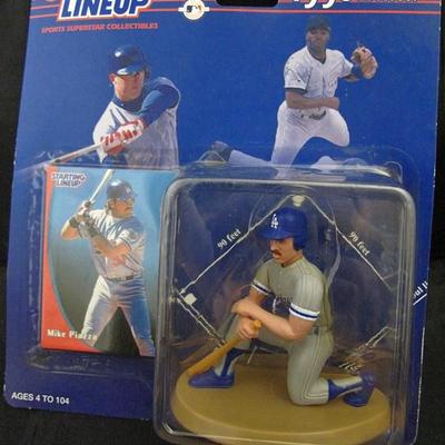 Starting Lineup Baseball 1998 Edition Mike Piazza Los Angeles Dodgers Action Figure 