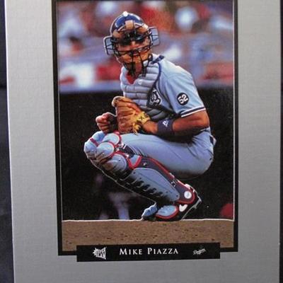 Mike Piazza 1995 Super Slam Sports, Inc. Statuegraph with the original Gold Gift Box Received as a Sample by Mr. DiGulio, Owner of Texas...