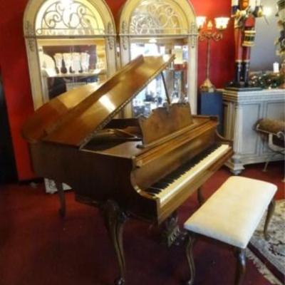 WICKHAM VINTAGE BABY GRAND PIANO IN WALNUT, VERY GOOD IN TUNE CONDITION, APARTMENT SIZE 54