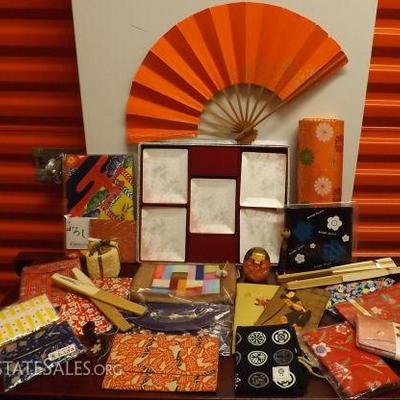 WPM099 Japanese Wallets, Fans, Lacquered Plates and More!

