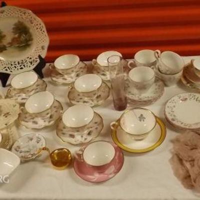 WPM081 Vintage Porcelain Dishes and More
