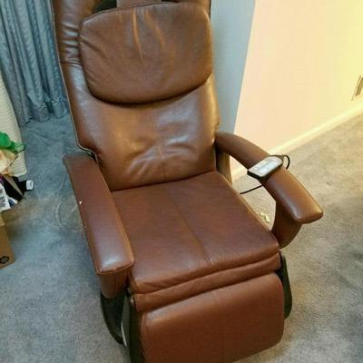 Human touch massage chair