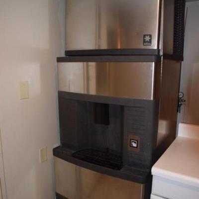 Ice Machine 4th Floor