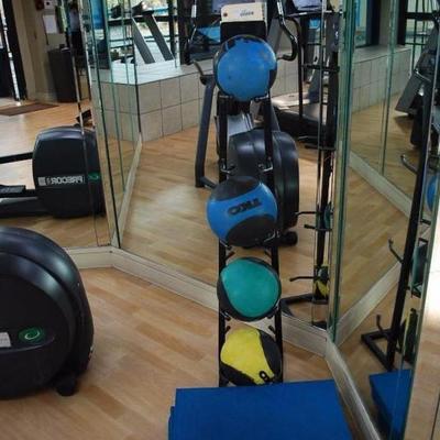 TK Medicine Balls/Mats