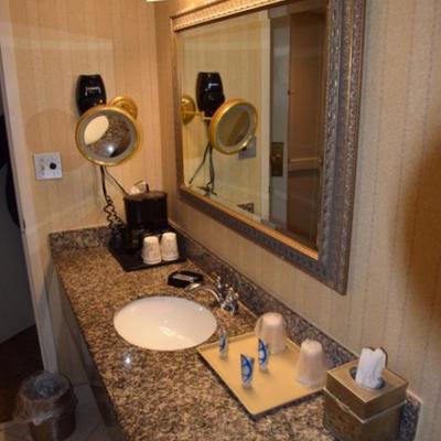 Room 808